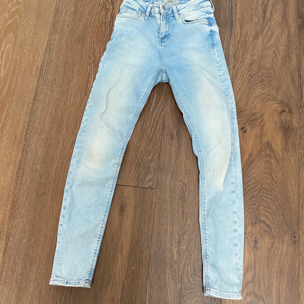 Ultra light wash high waist jeans